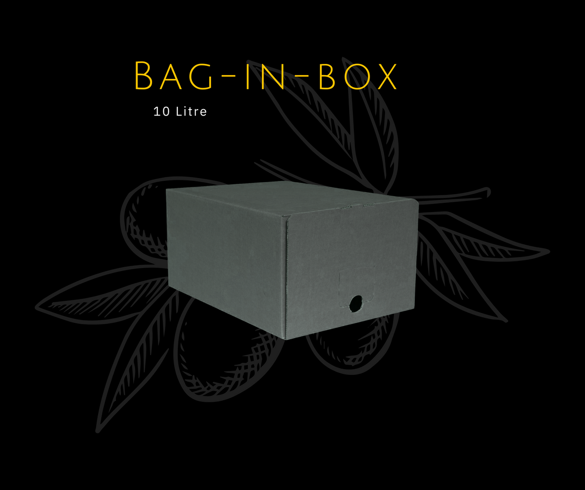Bag-in-Box-Karton auf schwarzer Grafik; Beschriftung 10 Litre.