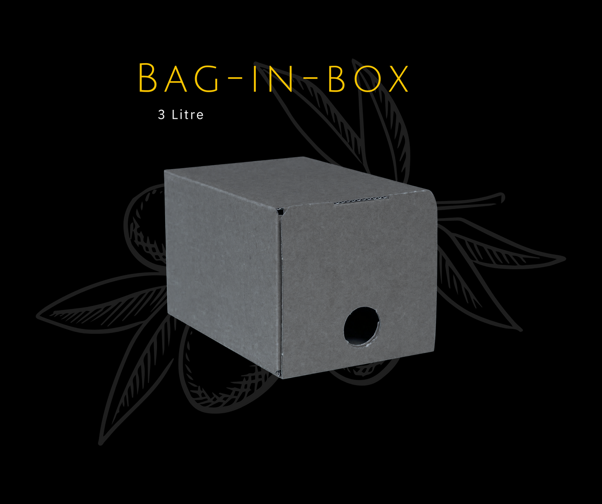 Unbedruckter Bag-in-Box-Karton mit runder Auslauföffnung; Beschriftung 3 Litre.
